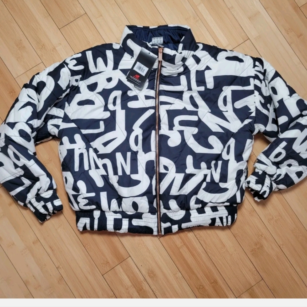 New Balance Packable Jacket Women’s Small Oversized